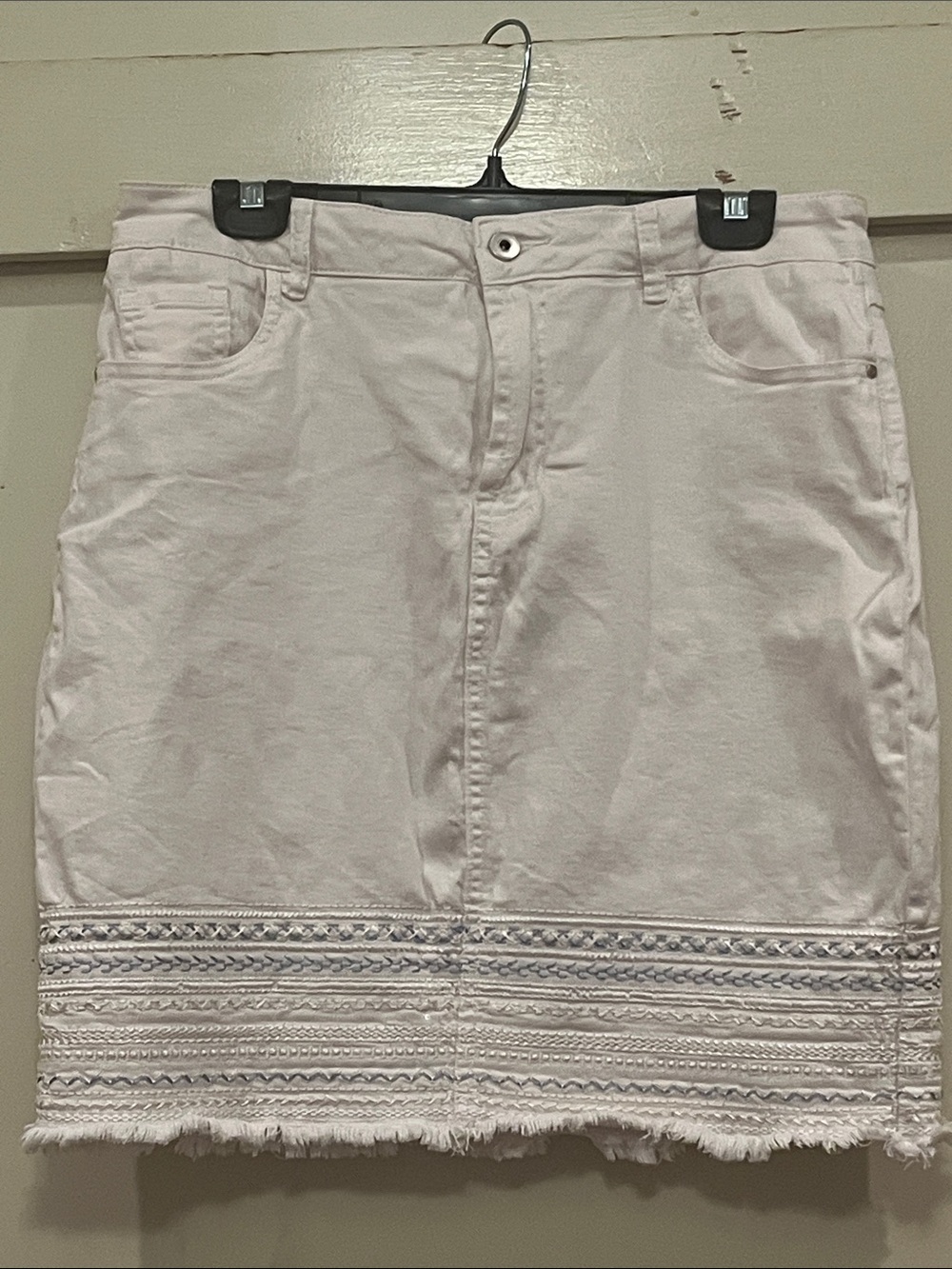 CHARLIE B White Embroidered Mini Skirt / Skort